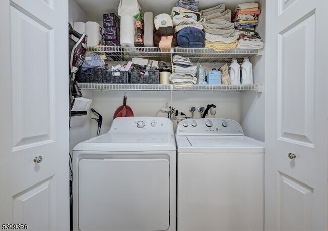 Building Photo - 17 Heritage Dr