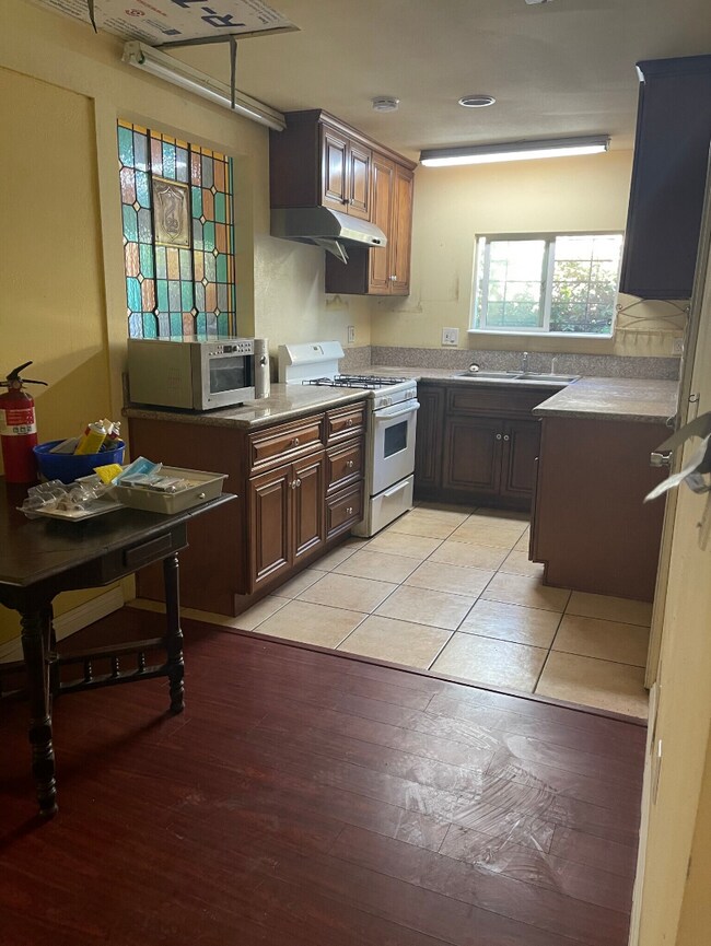 Building Photo - 4724 Santa Anita Ave