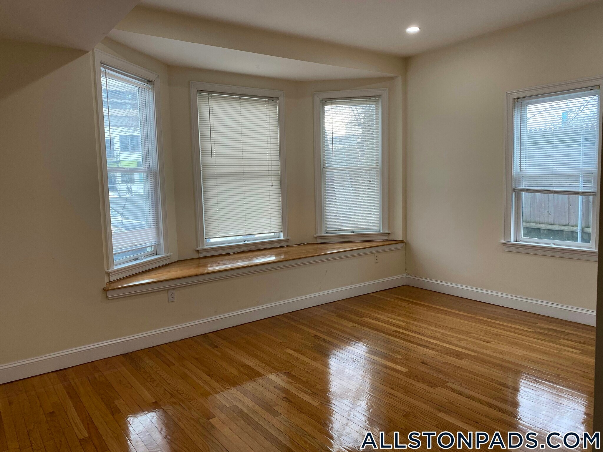 Building Photo - 9 Gardner Terrace