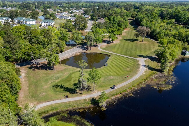 Building Photo - Golf Course Living Just Minutes from North Myrtle Beach – Long-Term Rental in Aberdeen