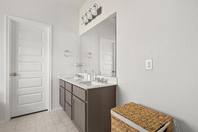 Building Photo - 102 Whitney Dr