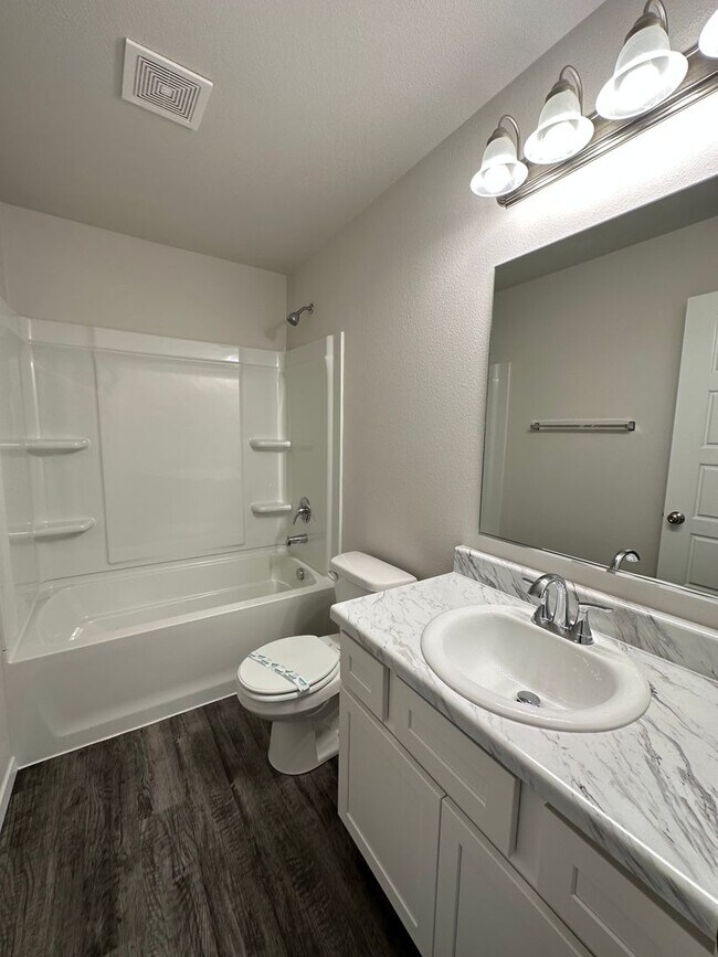 Building Photo - Now Preleasing Beautiful 3-Bedroom Home in Broken Arrow