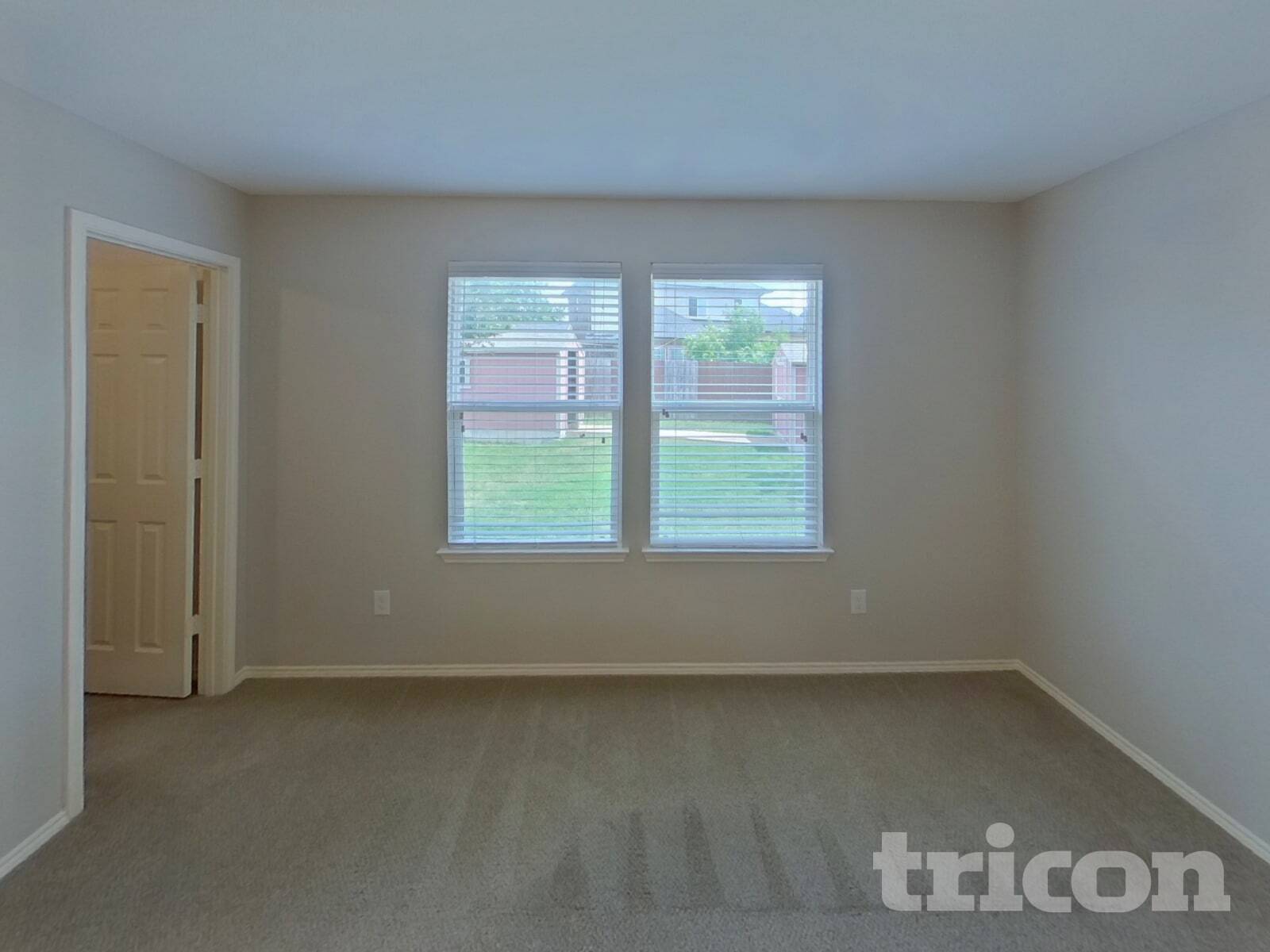 Building Photo - 1136 Foxglove Ln