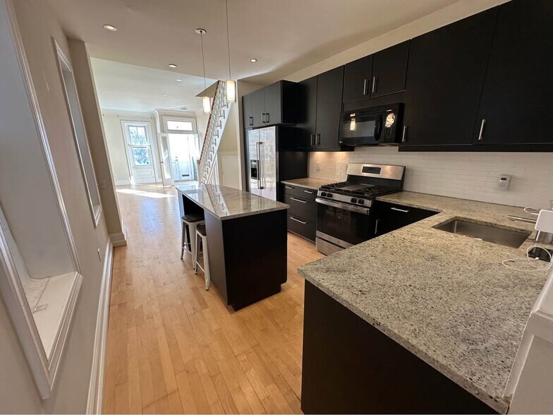 Building Photo - 2213 Federal St