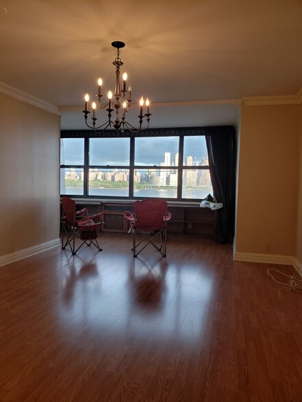Living Area - 7002 Boulevard E