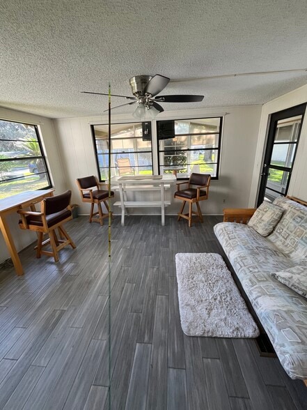 Building Photo - 4728 Belle Grv