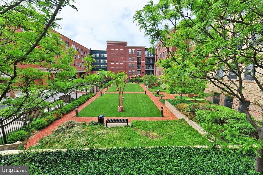 Building Photo - 525 N Fayette St