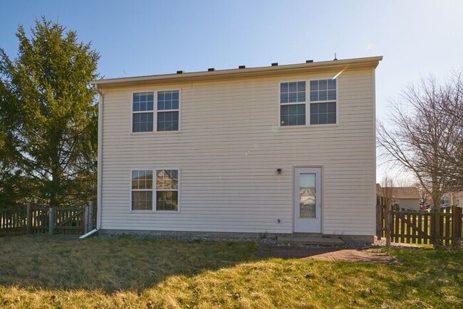 Building Photo - 4 Bedroom in Perry Township!