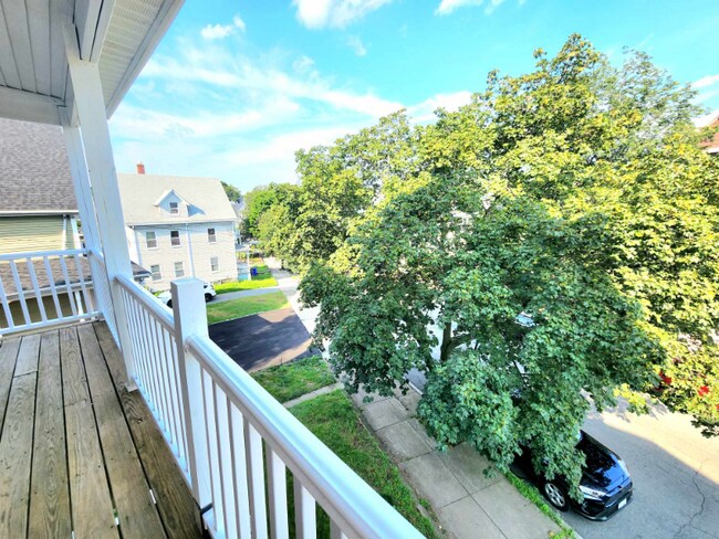 Building Photo - 5 Gleason St