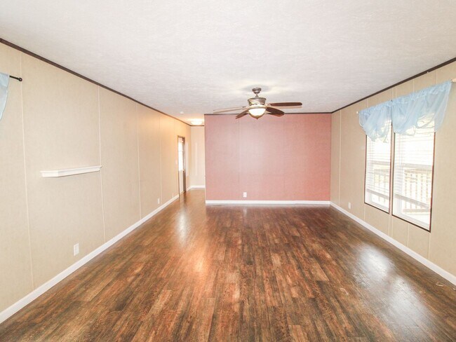 Building Photo - Nice home on a wooded lot! Minutes from Athens!