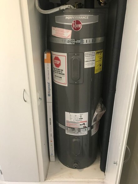 Building Photo - 3477 Carmona Ave