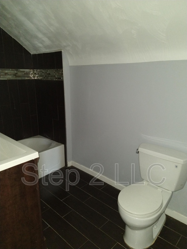 Building Photo - 3704 E 118th St