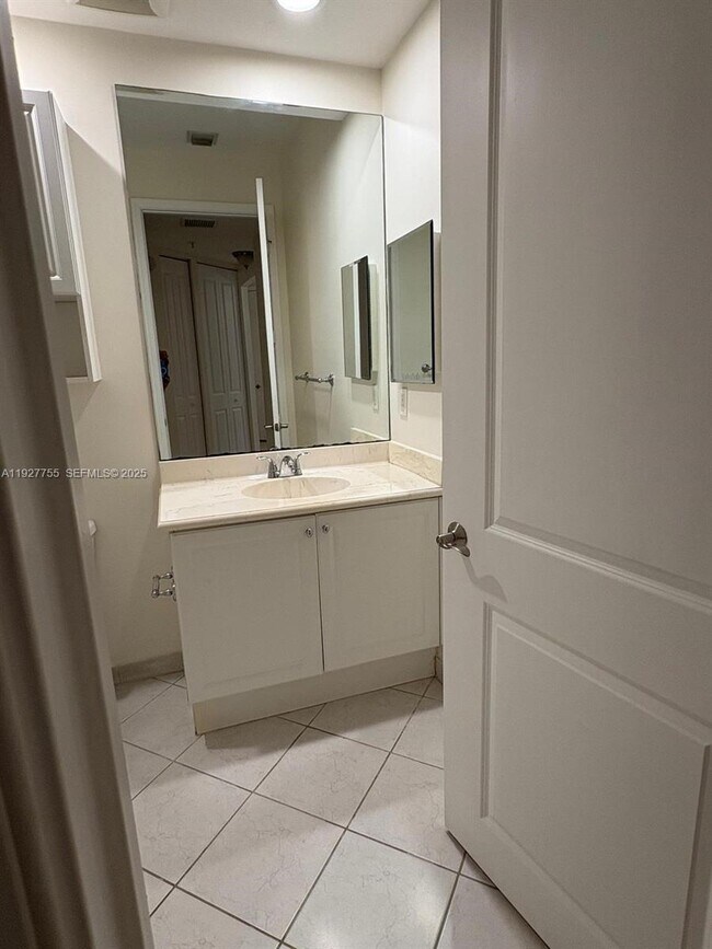 Building Photo - 2900 NW 125th Ave