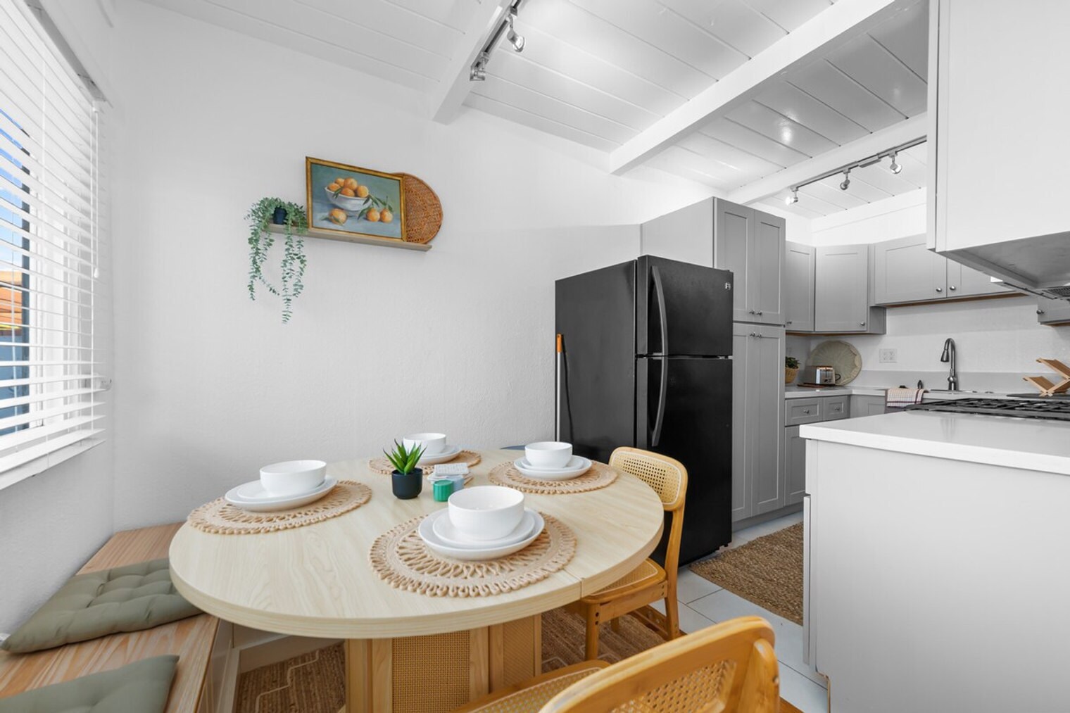 Building Photo - 2710 L St