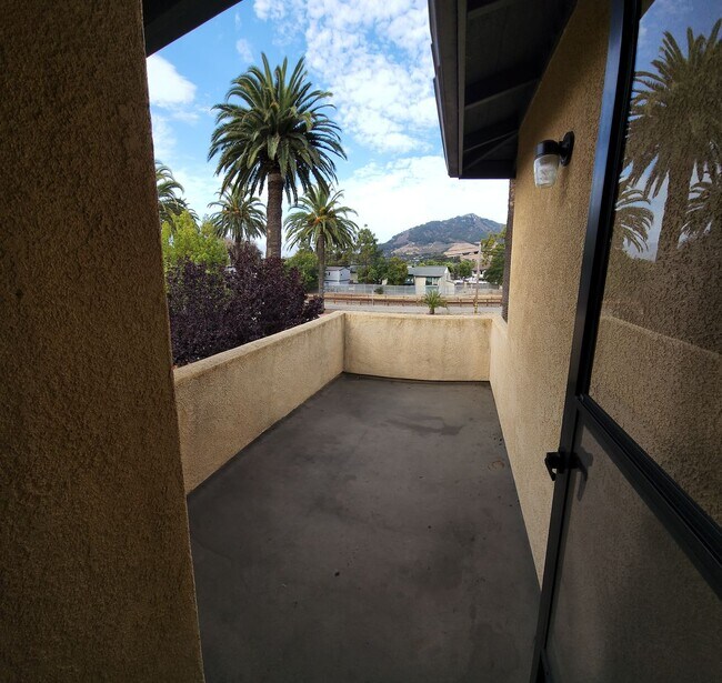 Building Photo - LOCATION-CLOSE PROXIMITY TO POLY CAMPUS