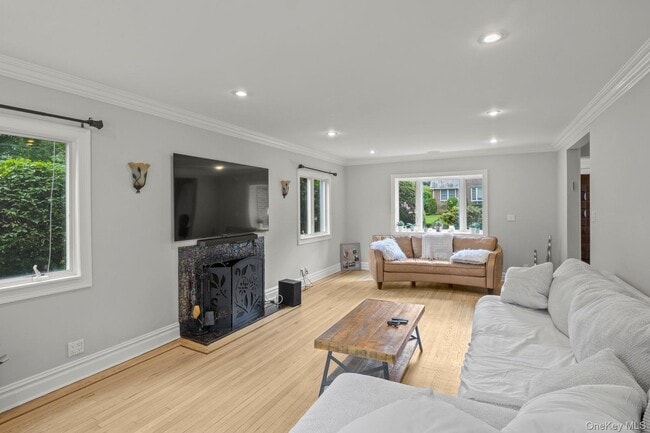 Building Photo - 41 Allenwood Rd