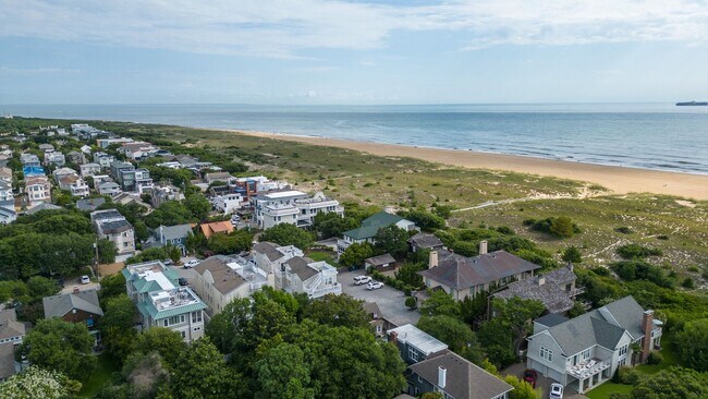 Building Photo - North End