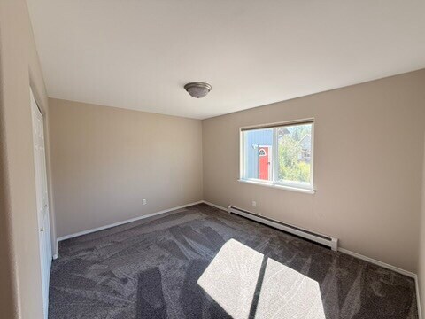 Building Photo - 345 E Victor Cir