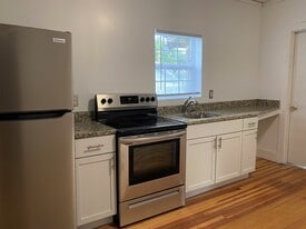 Building Photo - 76 Murray St