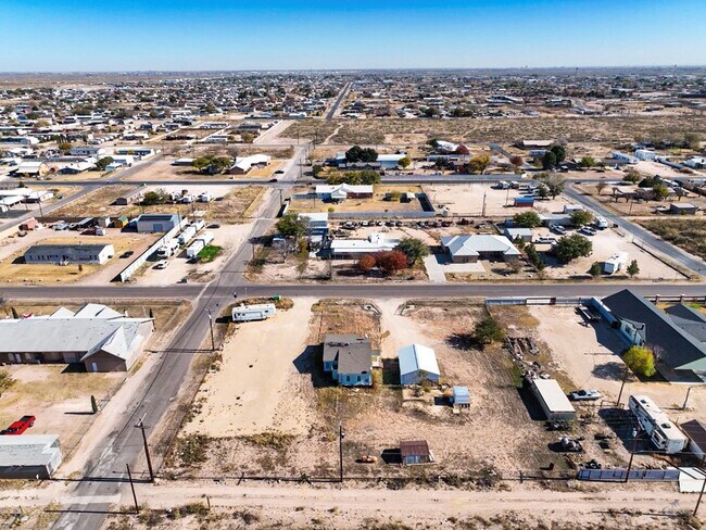 Building Photo - 3519 N Northstar Ave