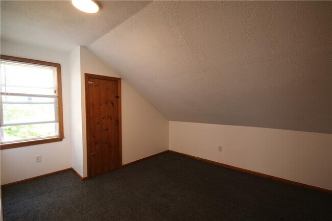 Building Photo - 177 Boyden St