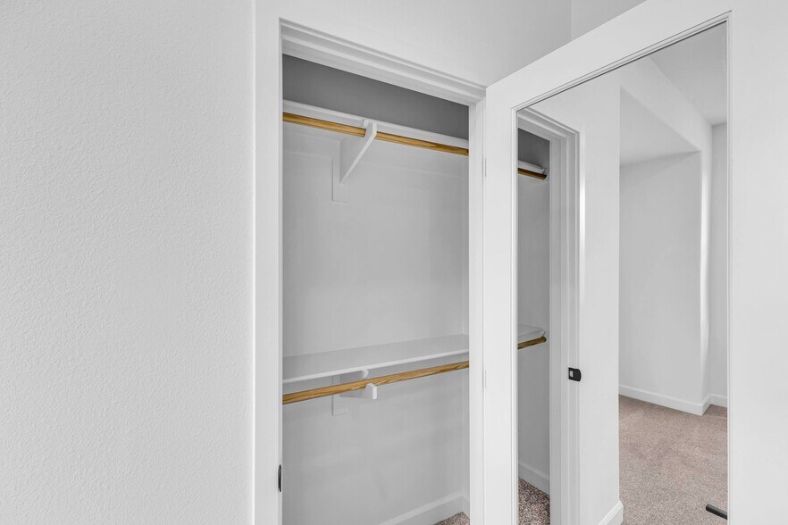 Building Photo - 2208 Mountain Laurel Rd