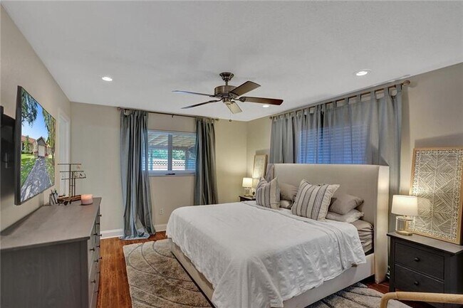 Building Photo - 9231 NW 17th St