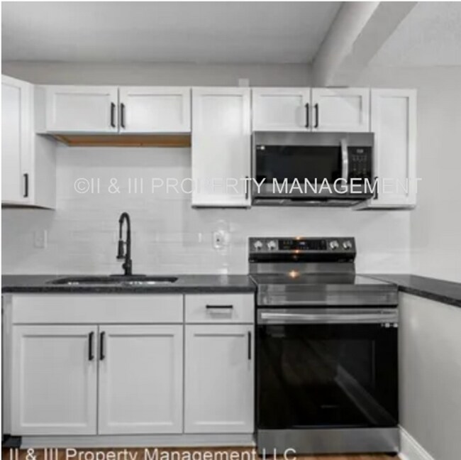 Building Photo - 1505 W 25th Ct