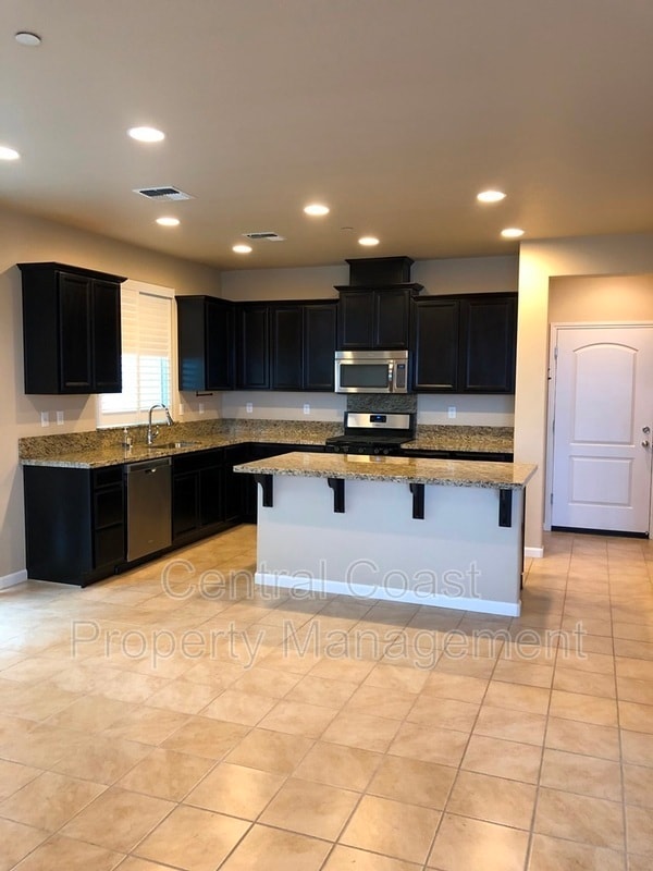 Building Photo - 16330 E Garrison Dr