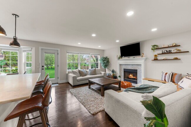Building Photo - 3404 Interlochen Ln