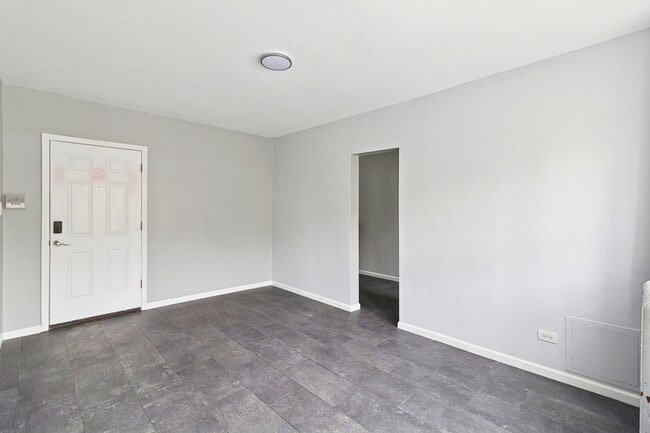 Building Photo - 6228 S Western Ave