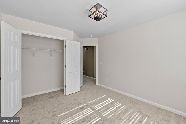Building Photo - 7722 Yalta Way