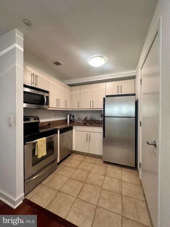 Building Photo - 219 S 18th St