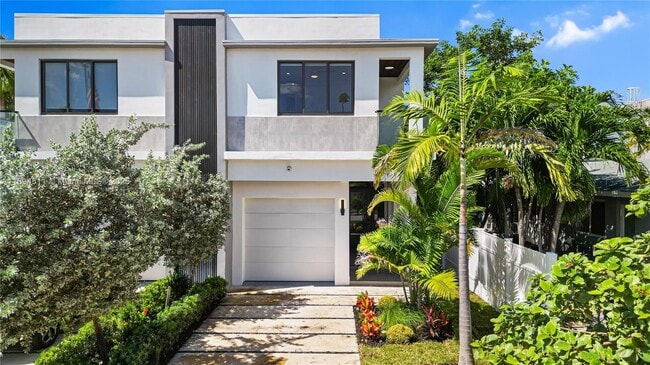 Building Photo - 813 NE 17th Terrace