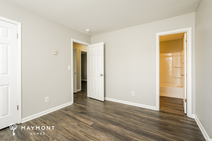 Building Photo - 5916 Stoneybrook Cir