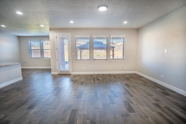Building Photo - 6205 Redroot St NW