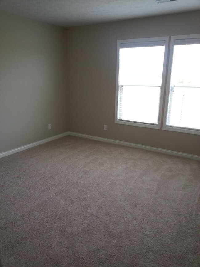Building Photo - 5514 Goldenrod Ln