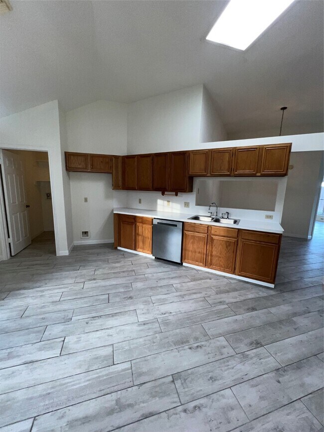 Building Photo - 21810 N Tangle Creek Ln