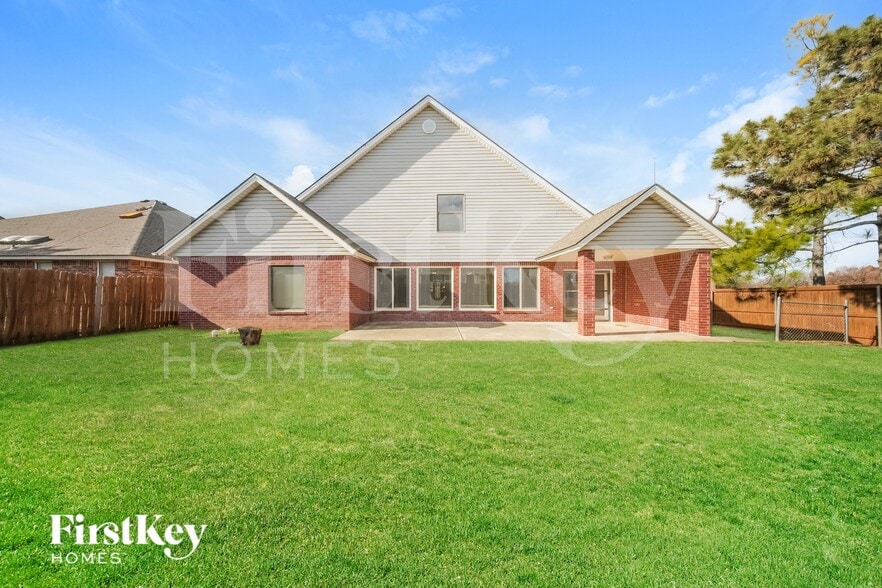 Building Photo - 1216 Pine Valley