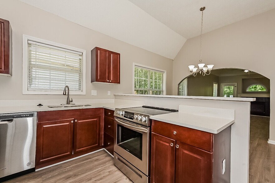 Building Photo - 388 Jasmine Dr