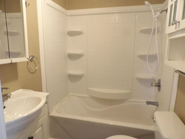 Building Photo - FOR RENT NOW