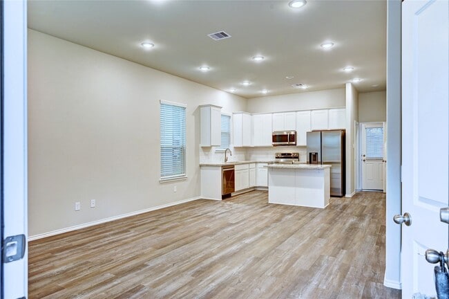 Building Photo - 10196 Barberry St