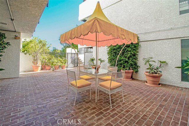 Building Photo - 4950 Louise Ave