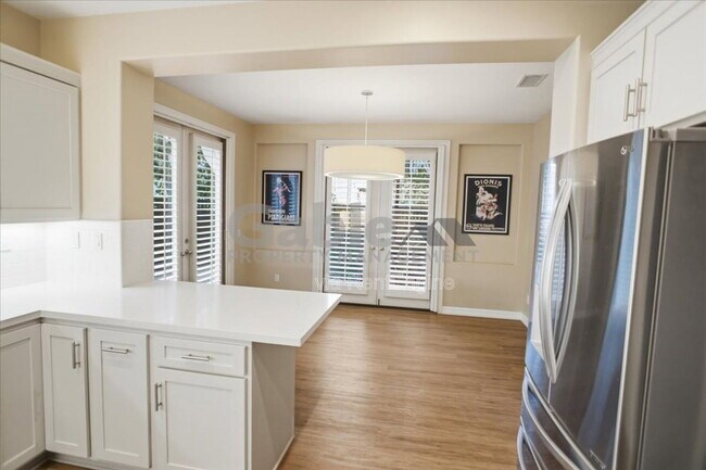 Building Photo - 26925 Carmelita Dr