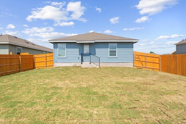 Building Photo - 1122 Newey Cir