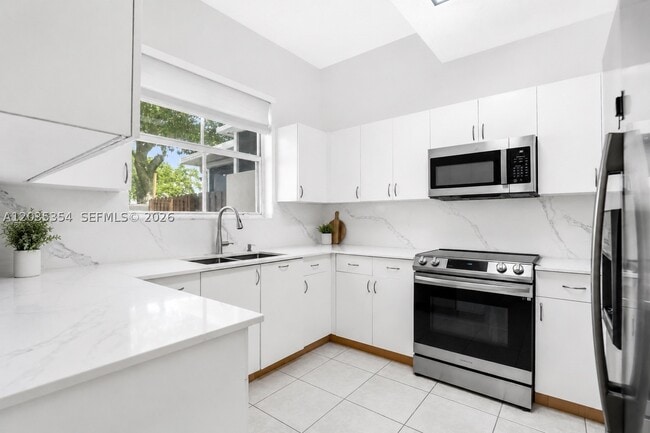 Building Photo - 102 Riverwalk Cir