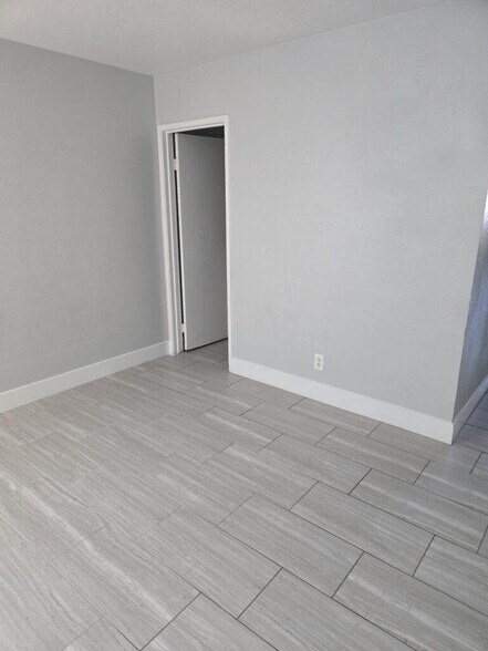 Building Photo - 33 Gold Bar Ct