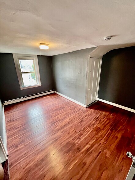 Building Photo - 163 Cottage St