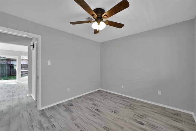 Building Photo - 2306 Piddler Dr