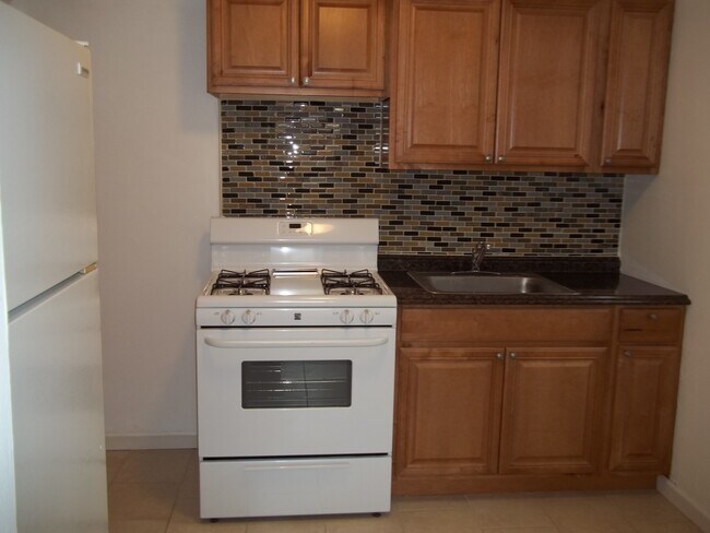 Building Photo - 414 Jacobson Dr